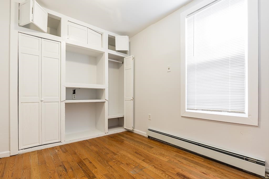 302 WOODLAWN AVE