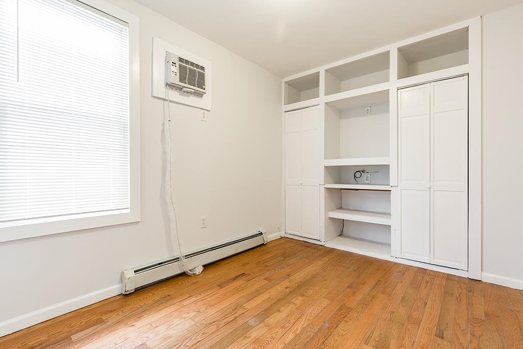 302 WOODLAWN AVE