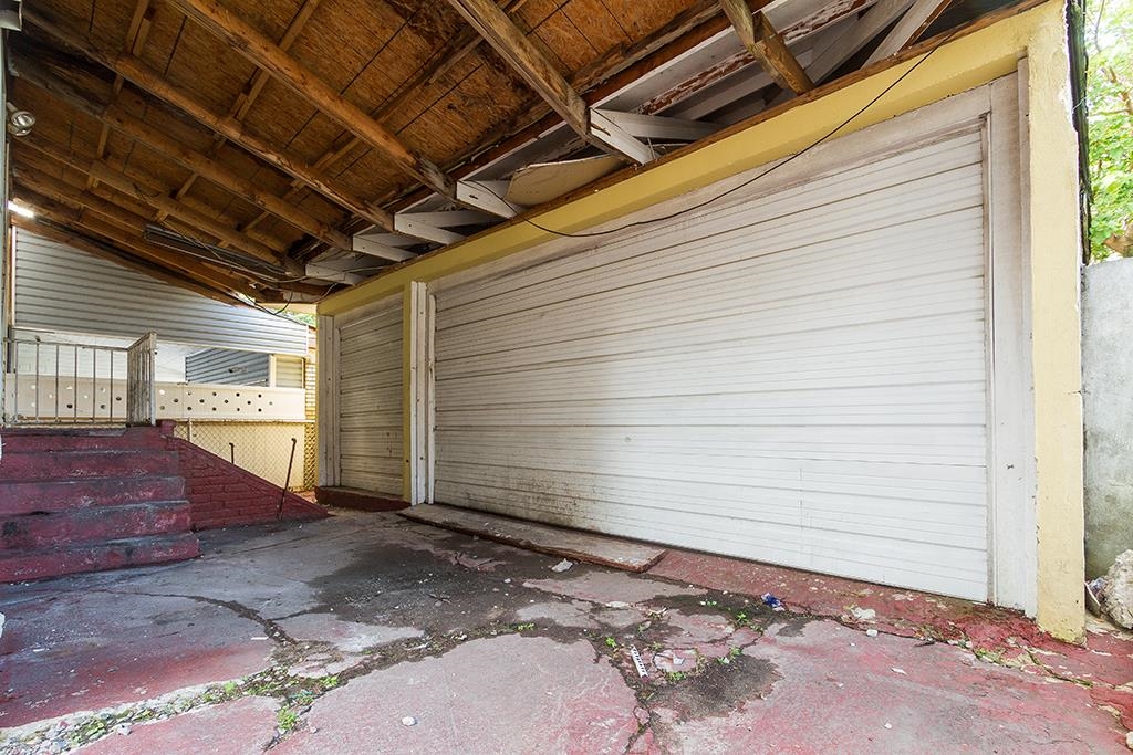 302 WOODLAWN AVE