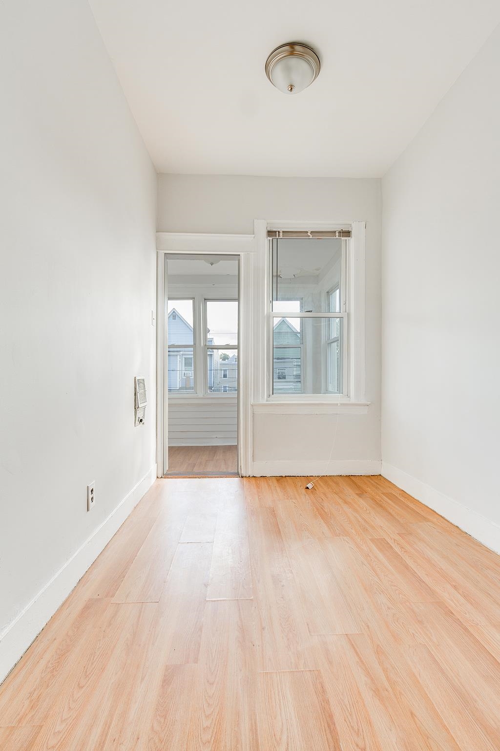 302 WOODLAWN AVE