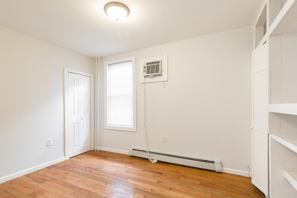 302 WOODLAWN AVE