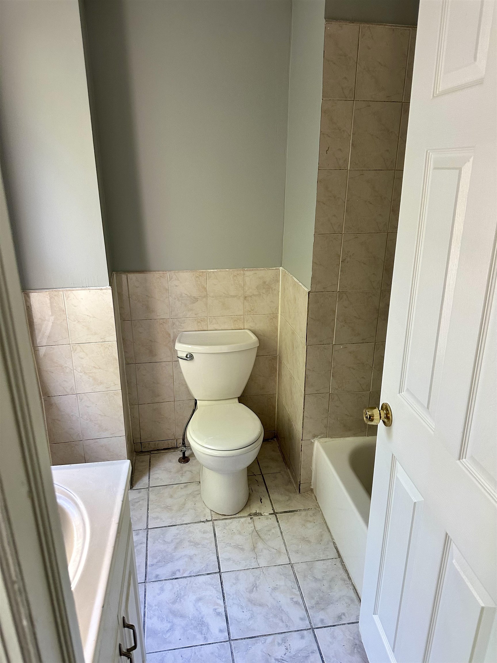 113 MYRTLE AVE Unit: 1