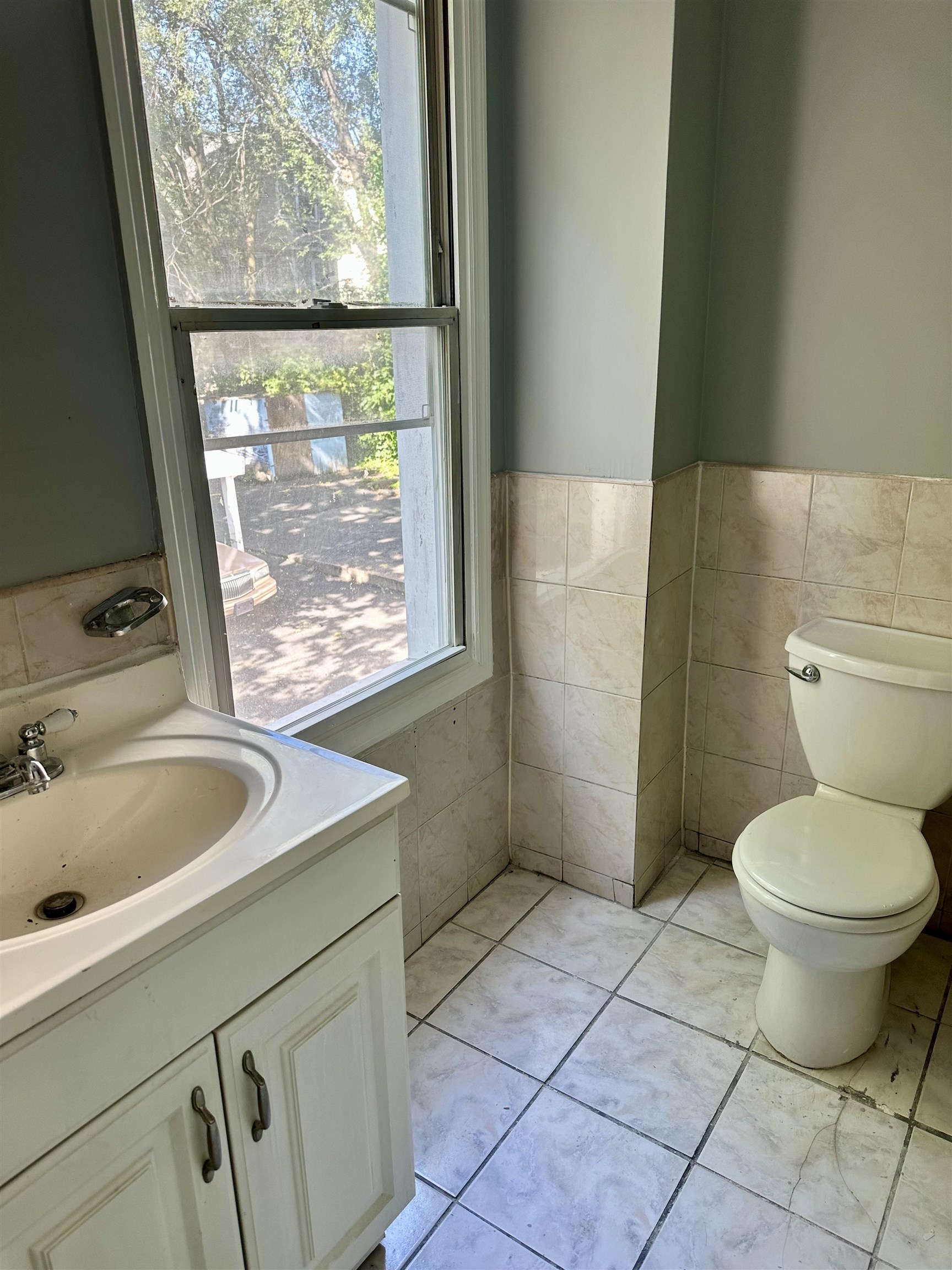 113 MYRTLE AVE Unit: 1