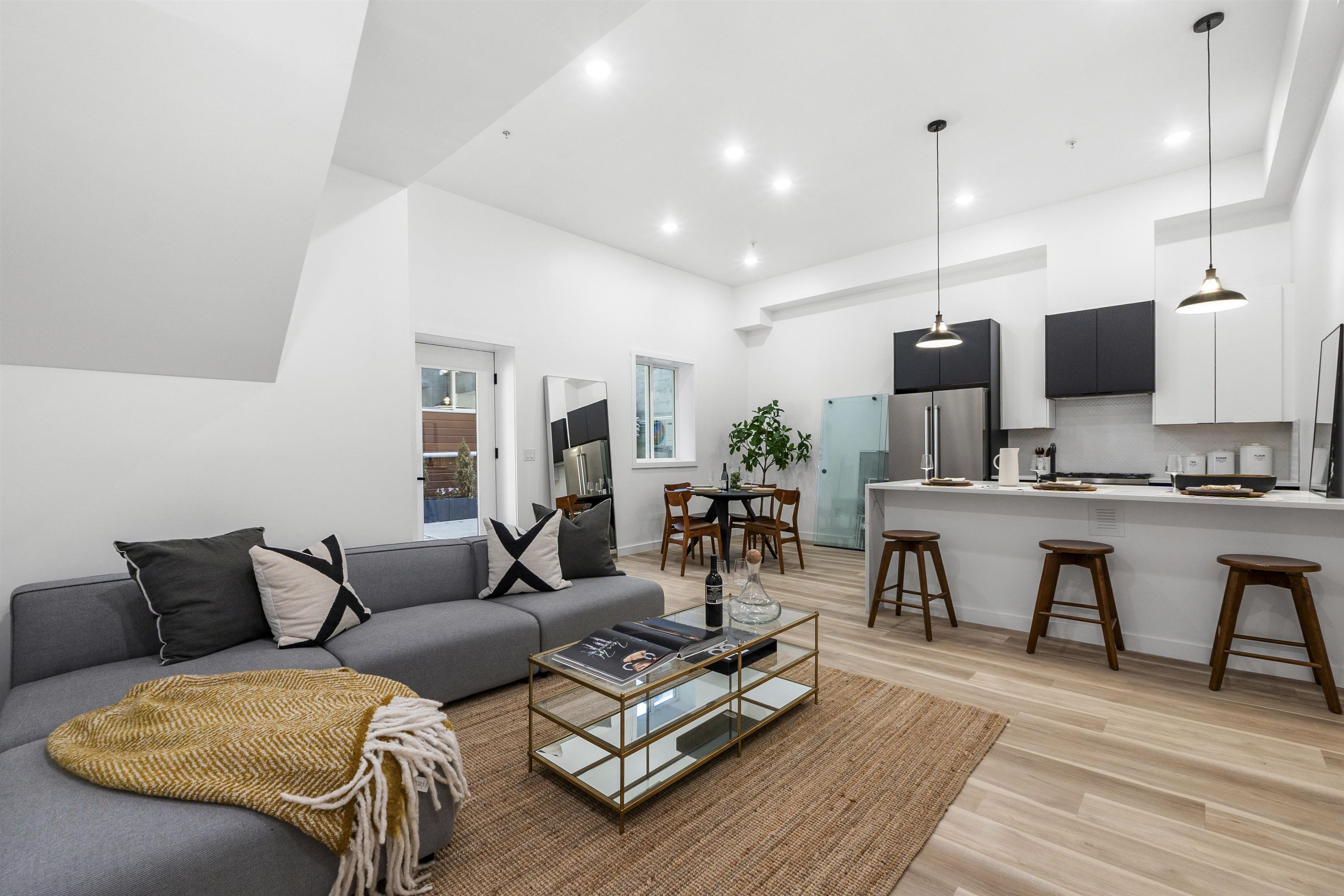 308 4TH ST Unit: Townhouse #4