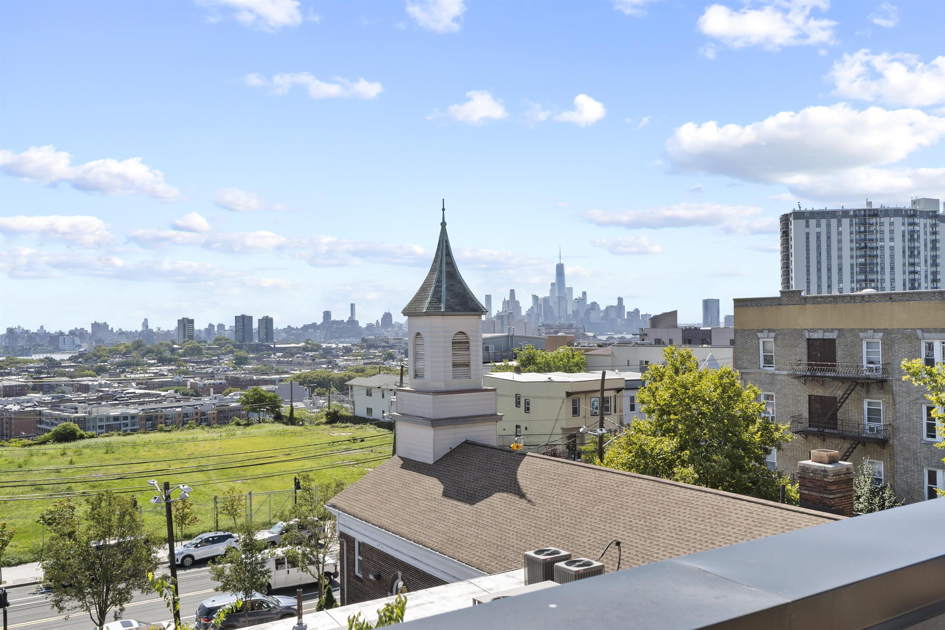 308 4TH ST Unit: Townhouse #4