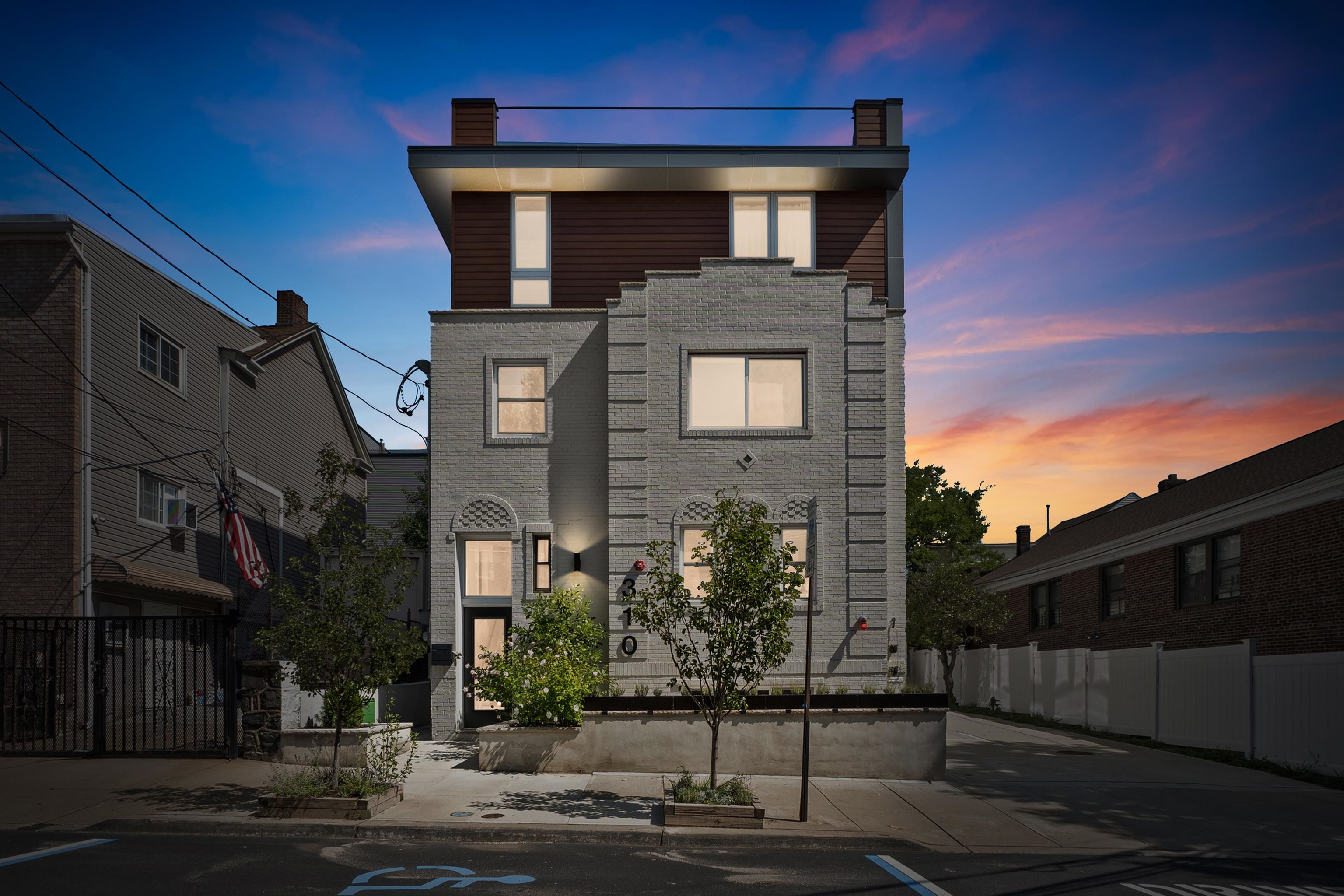 308 4TH ST Unit: Townhouse #4