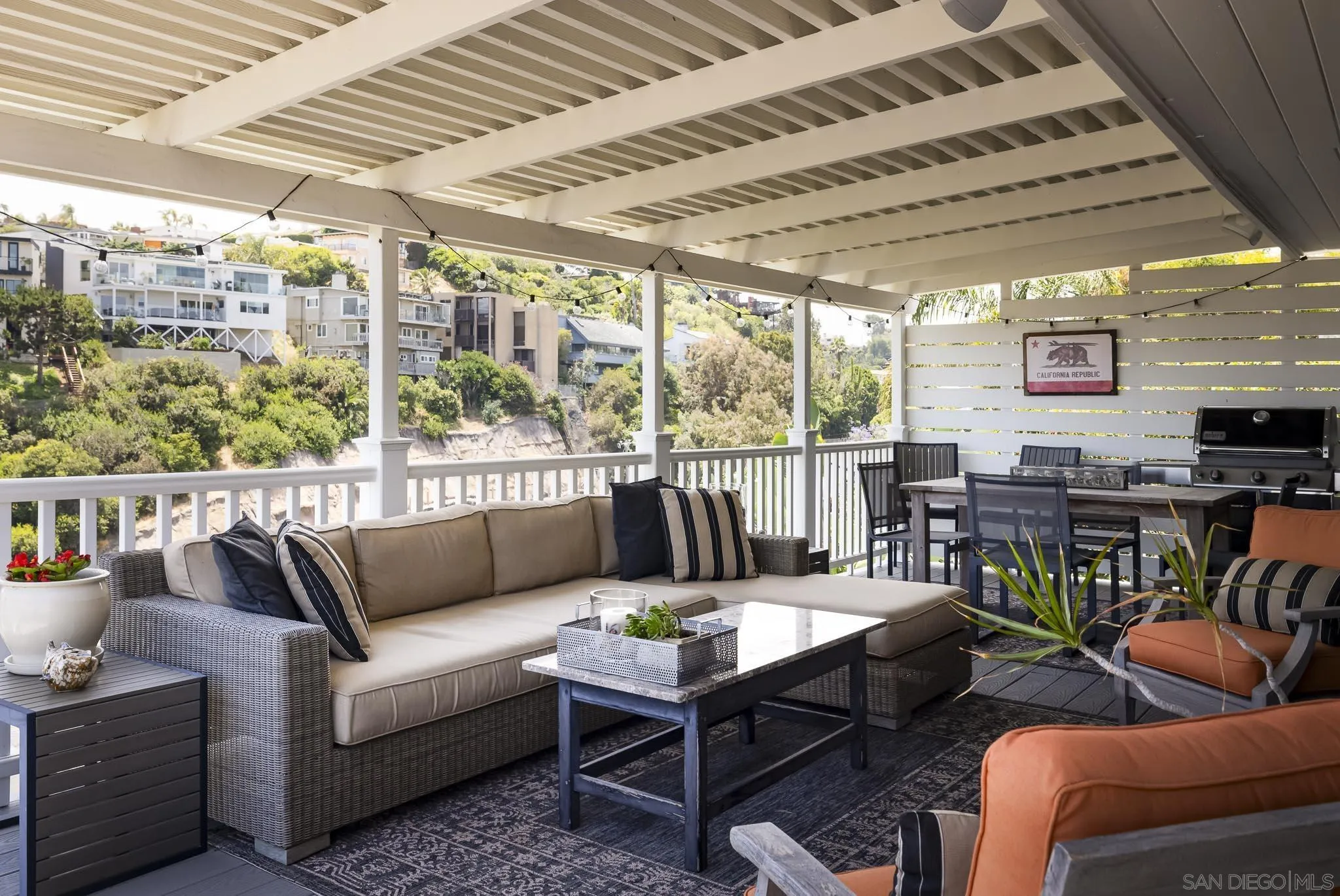 3215 Hill Street