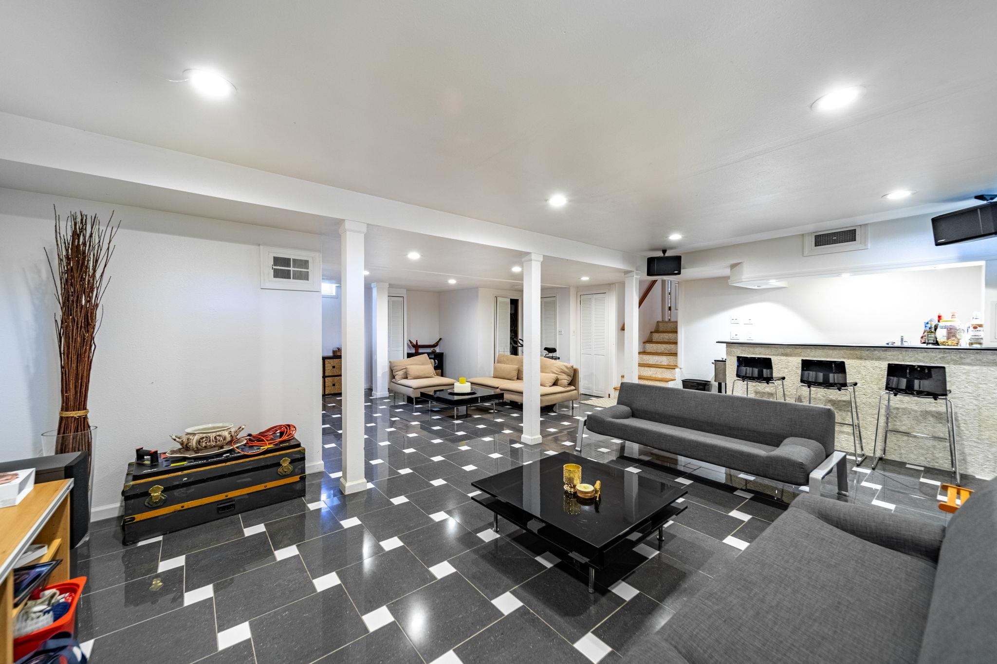 18 GOULD TERRACE
