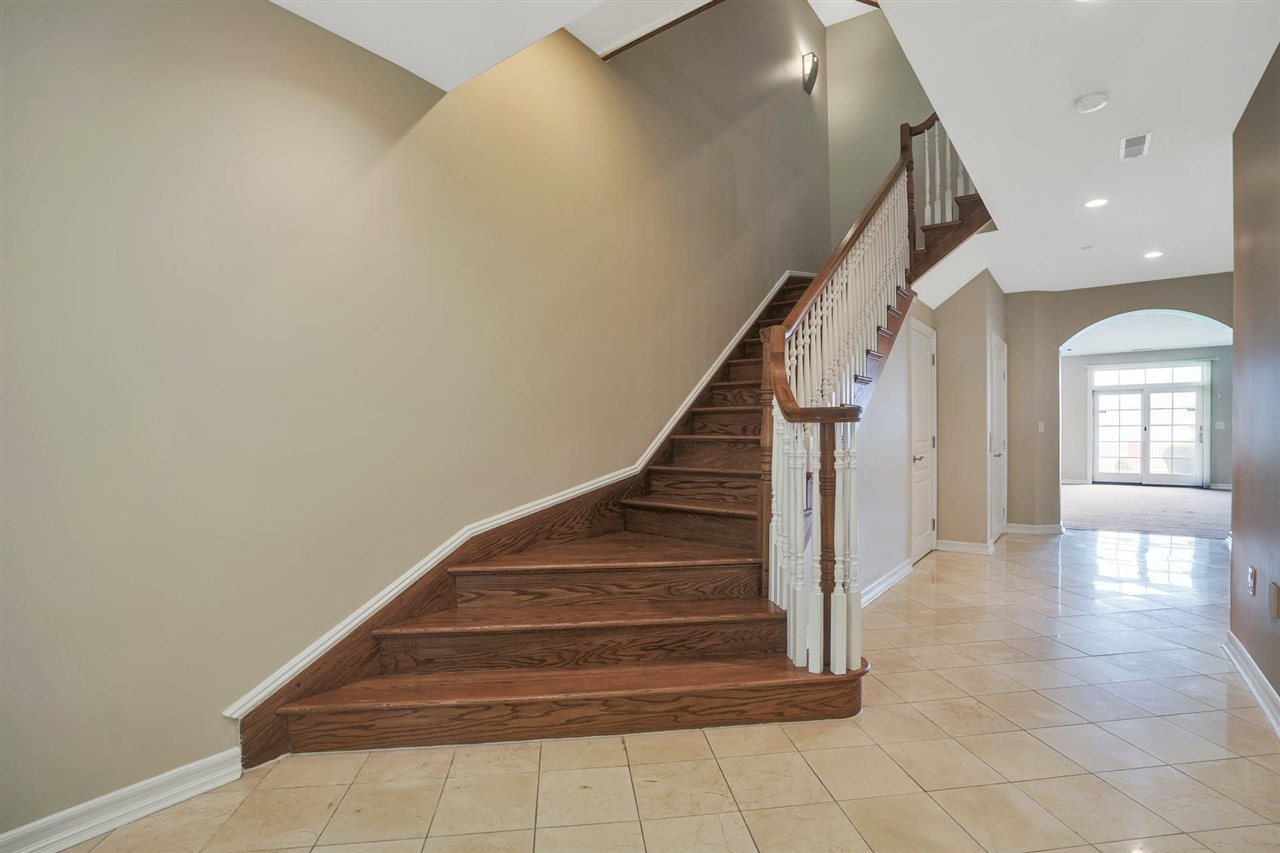 13 REGENCY PL