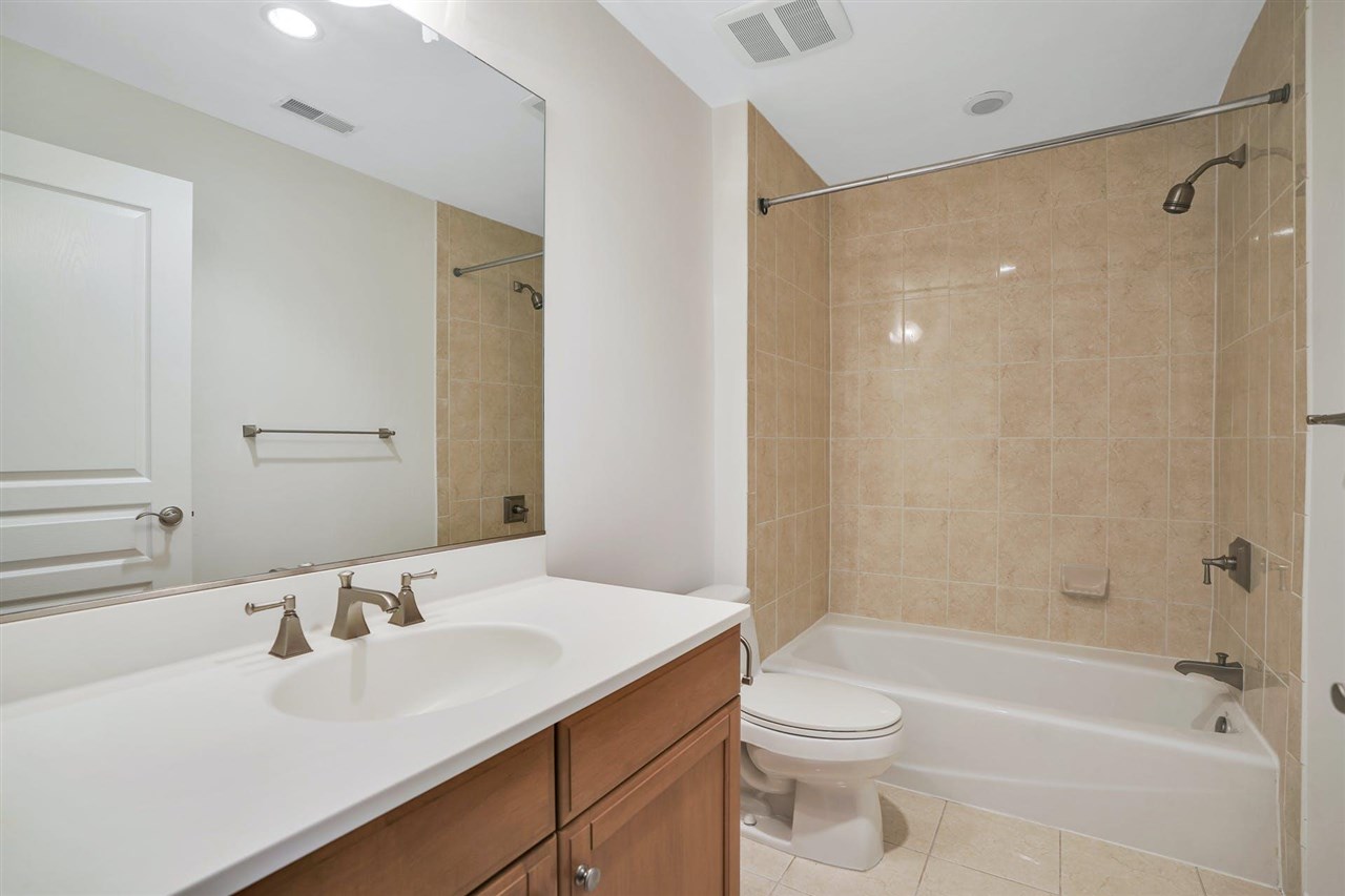 13 REGENCY PL