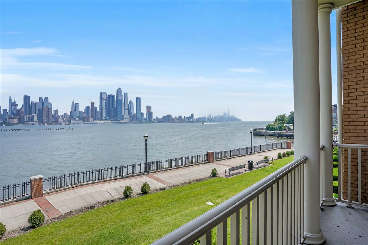 13 REGENCY PL