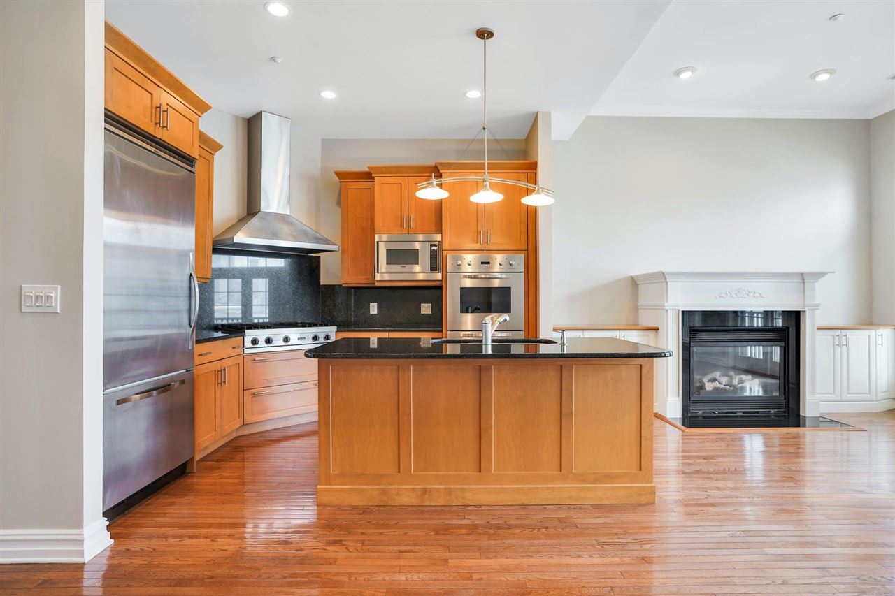 13 REGENCY PL