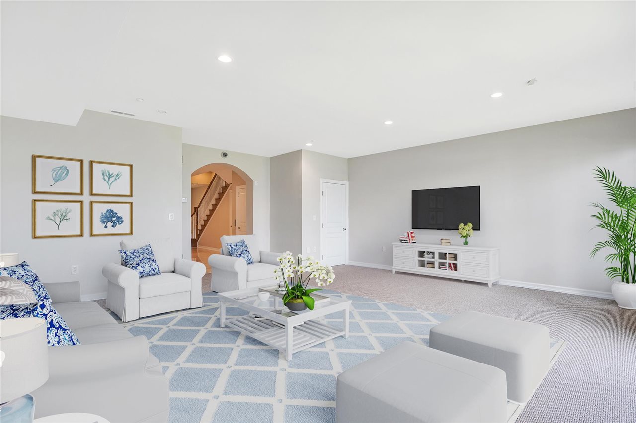 13 REGENCY PL
