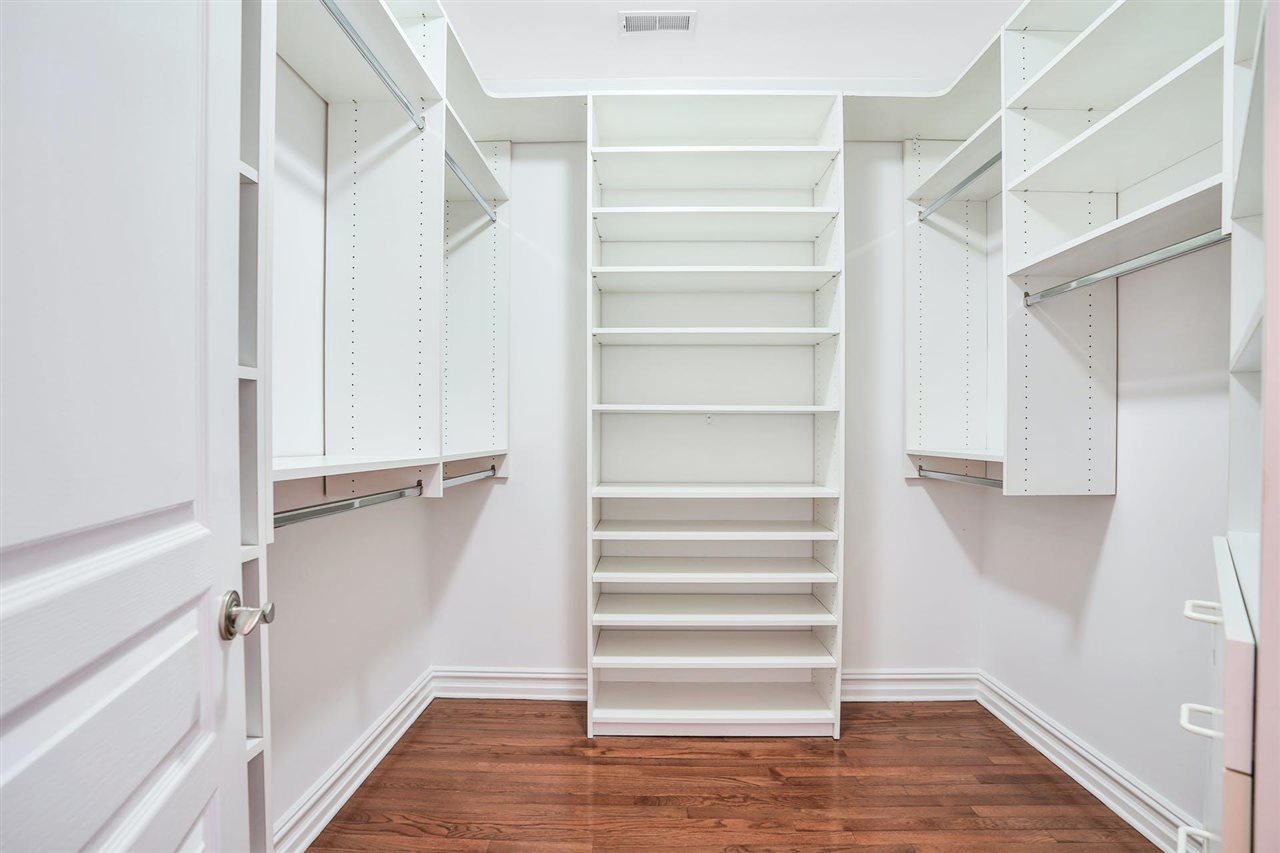 13 REGENCY PL