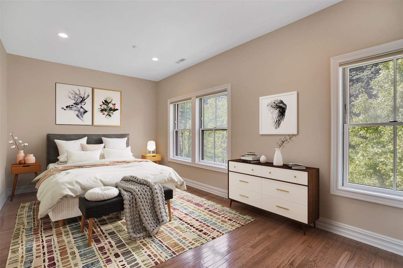 13 REGENCY PL