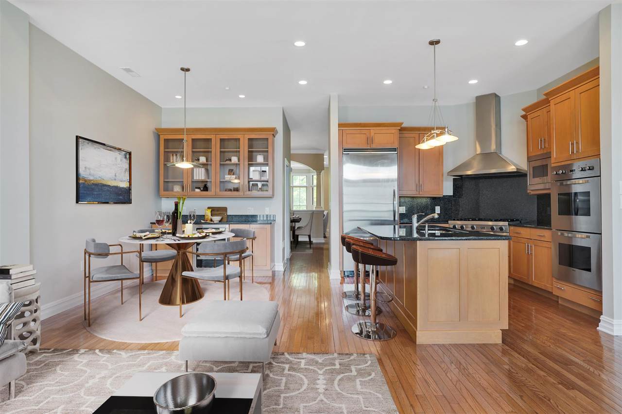 13 REGENCY PL