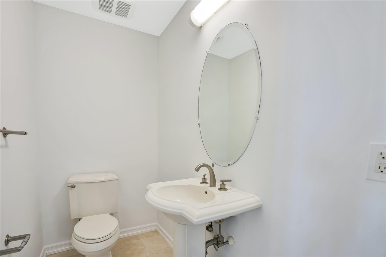 13 REGENCY PL