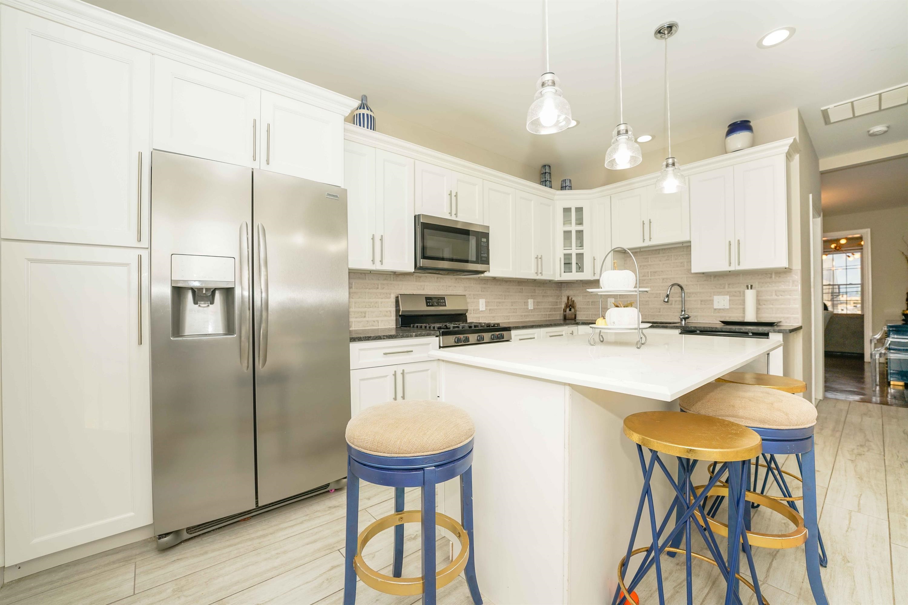 249 BEECH ST Unit: 2