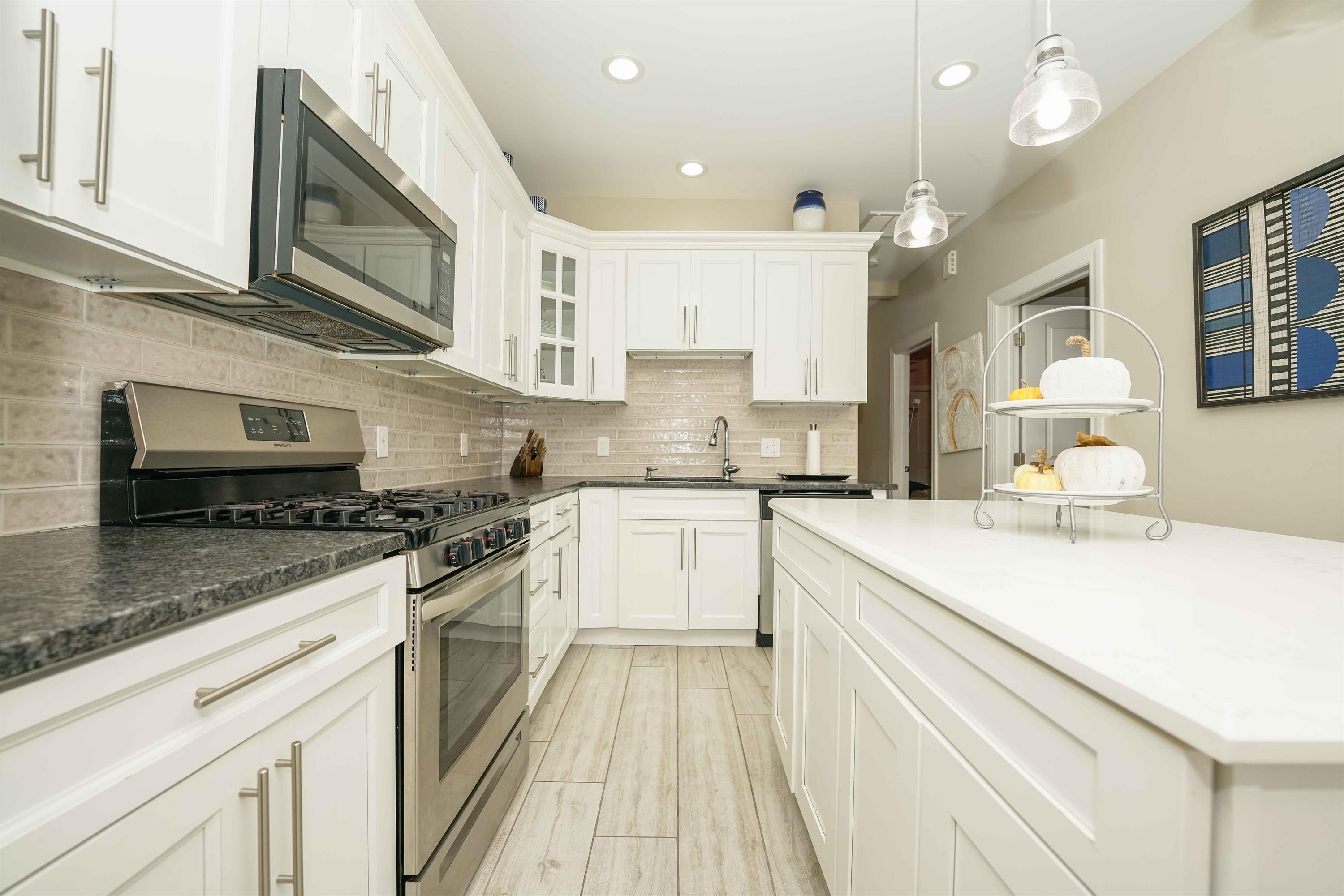 249 BEECH ST Unit: 2