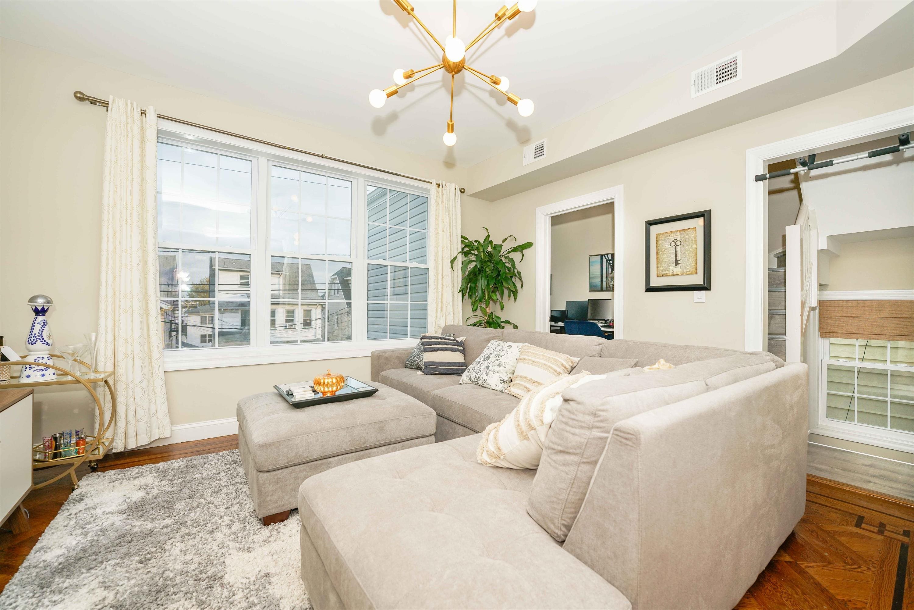 249 BEECH ST Unit: 2