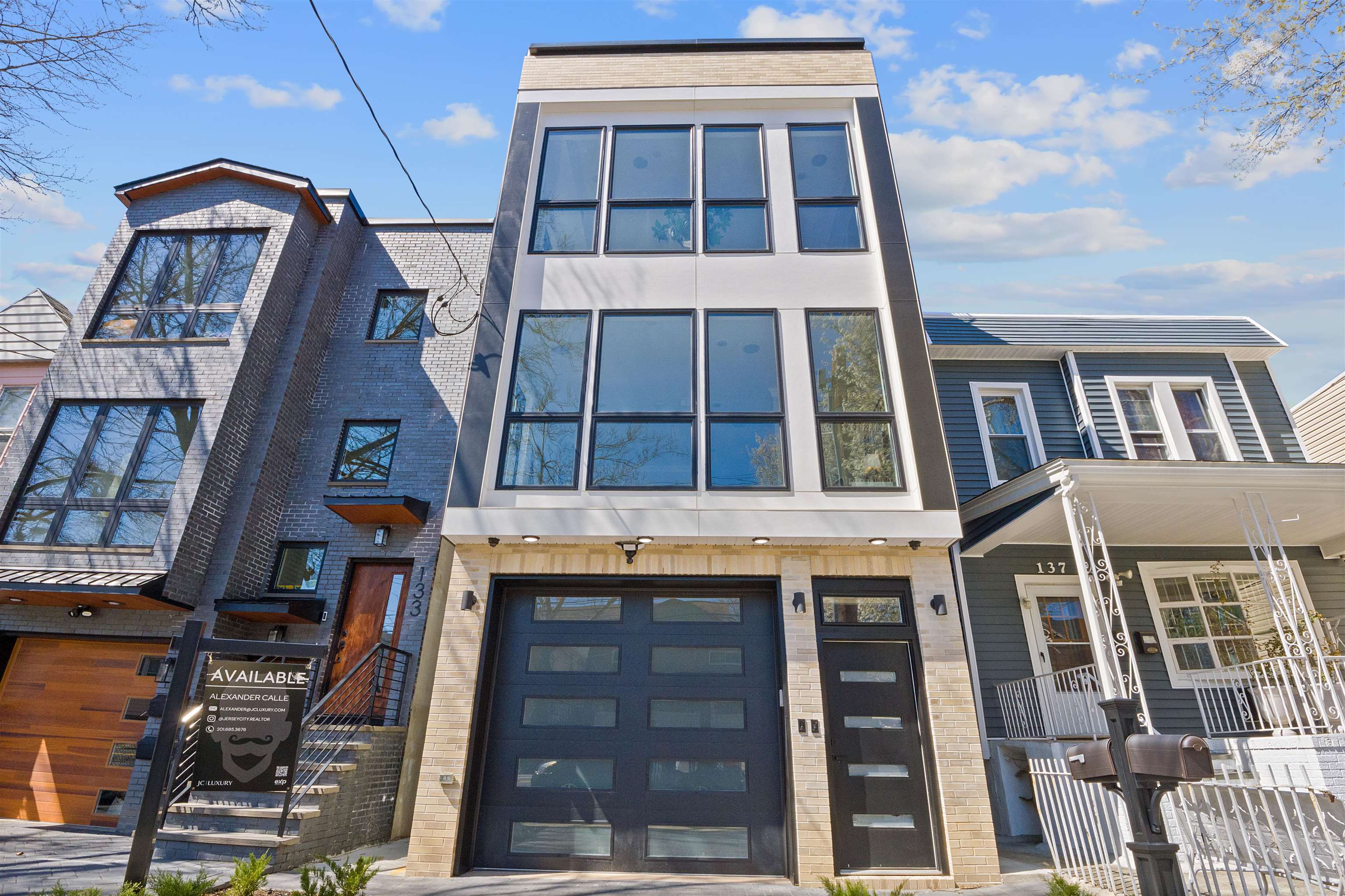 135 NELSON AVE Unit: 2