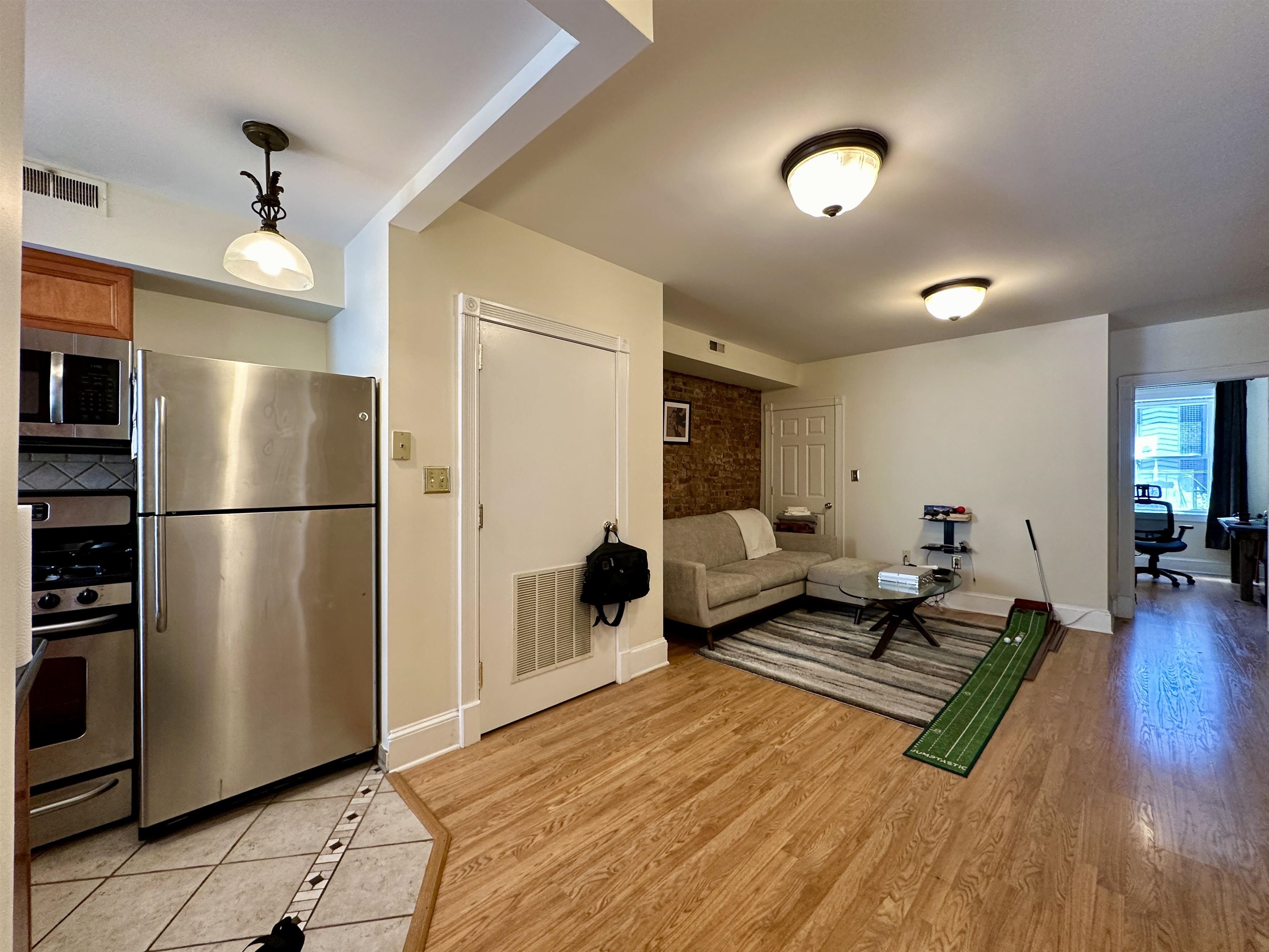101 GREENE ST Unit: 3