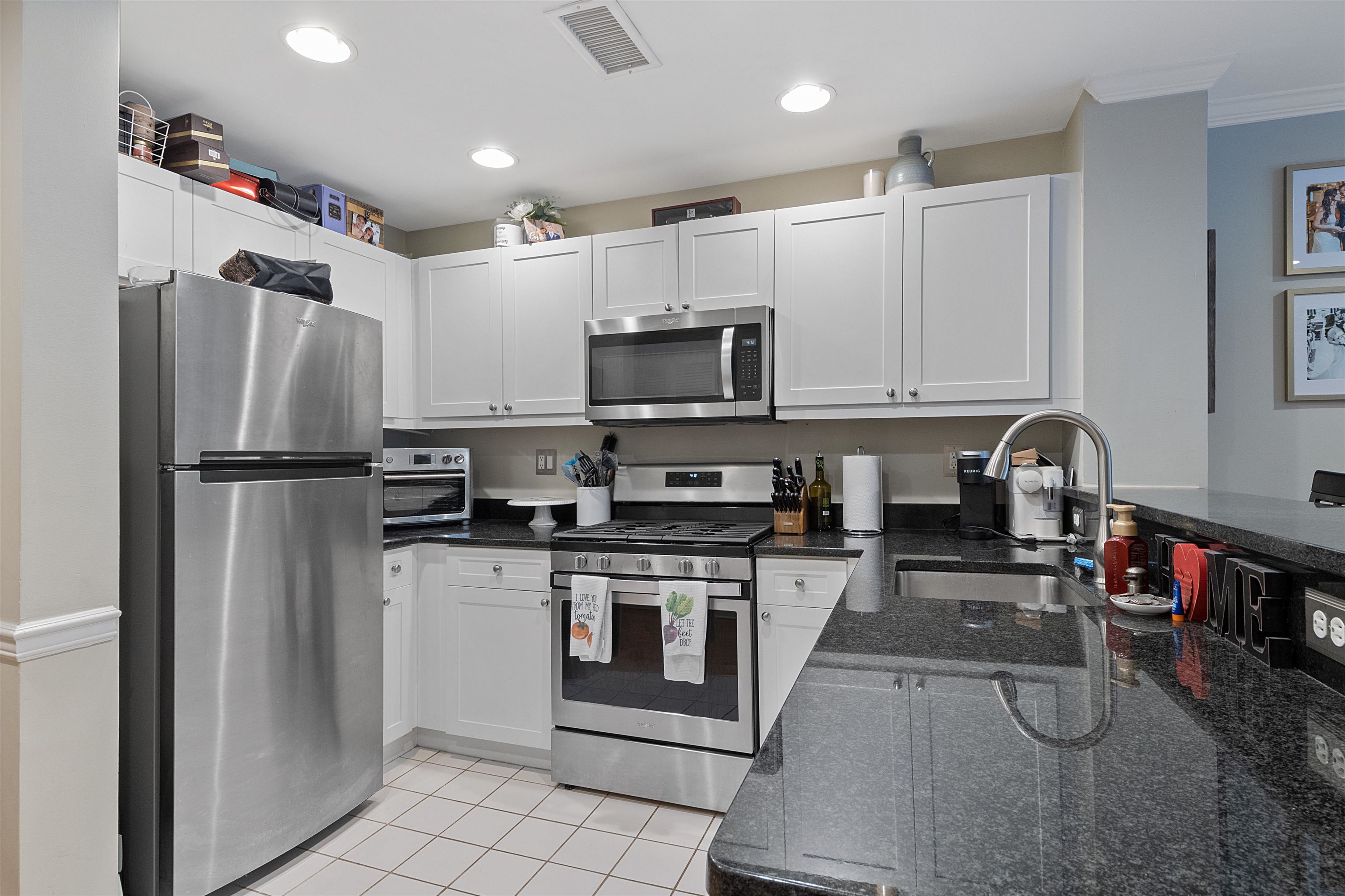 812 GRAND ST Unit: 212