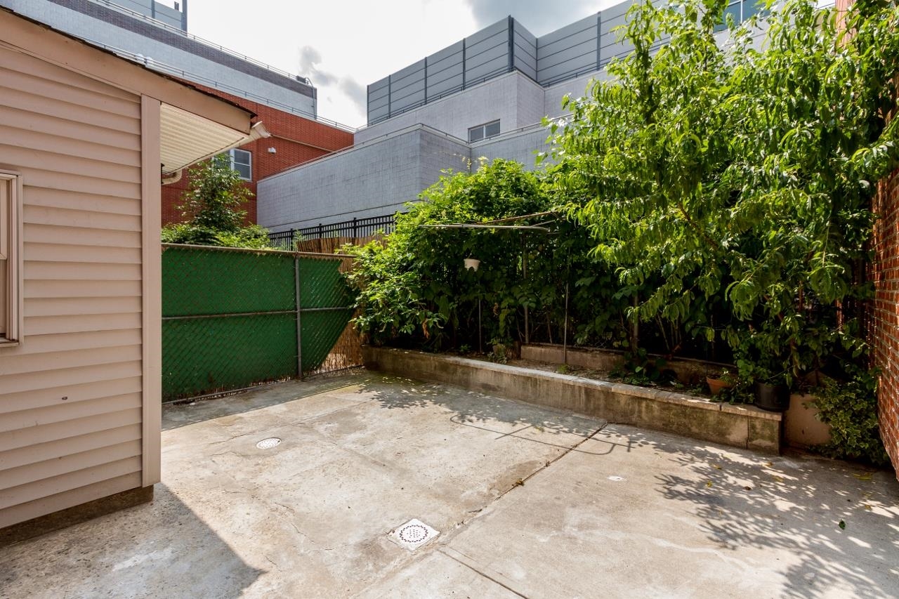 139 BRIGHT ST