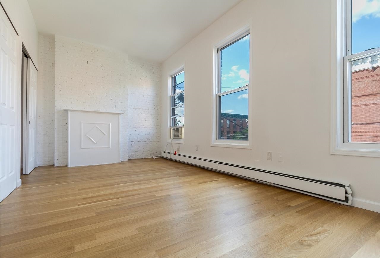 139 BRIGHT ST