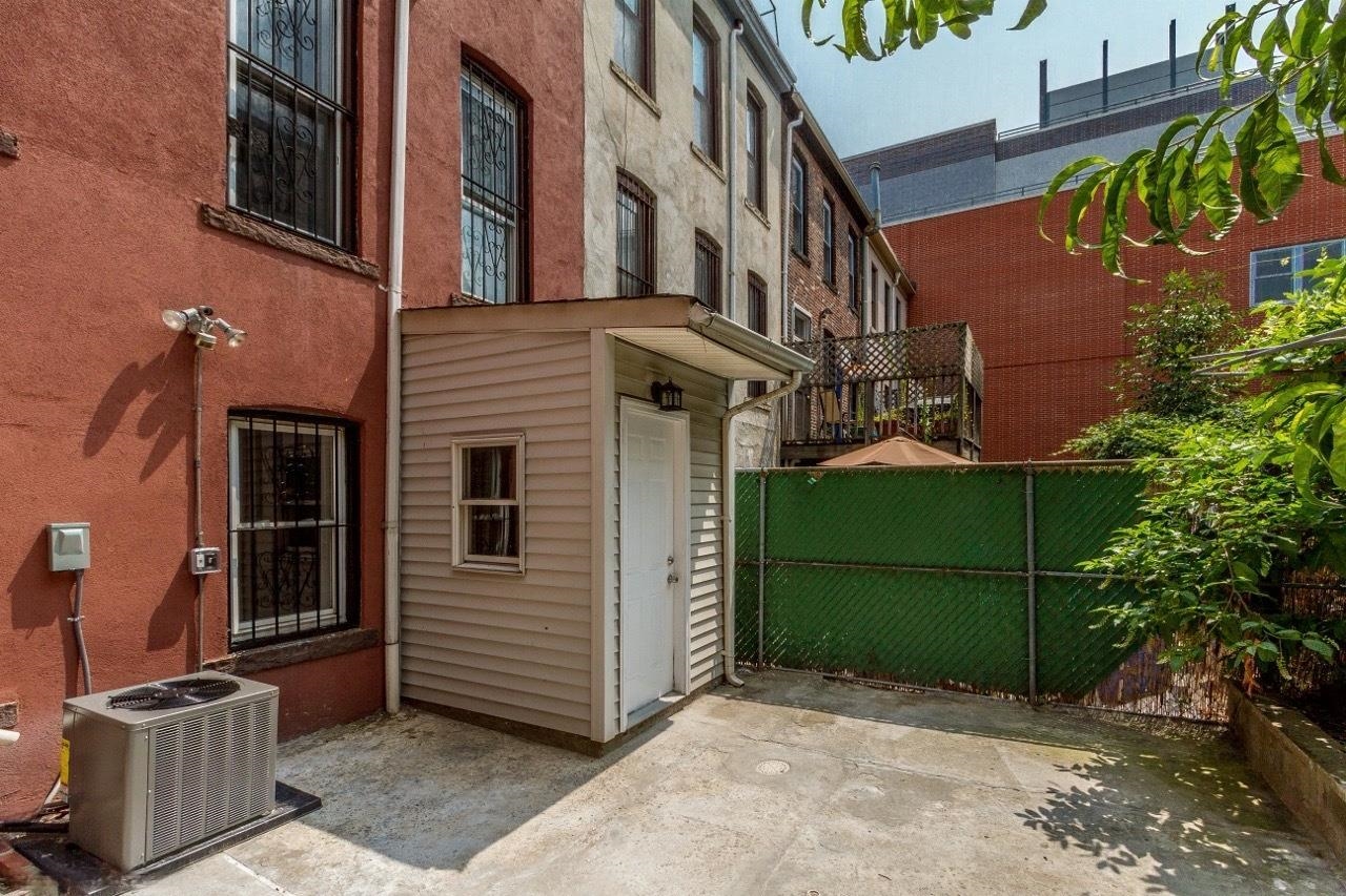 139 BRIGHT ST