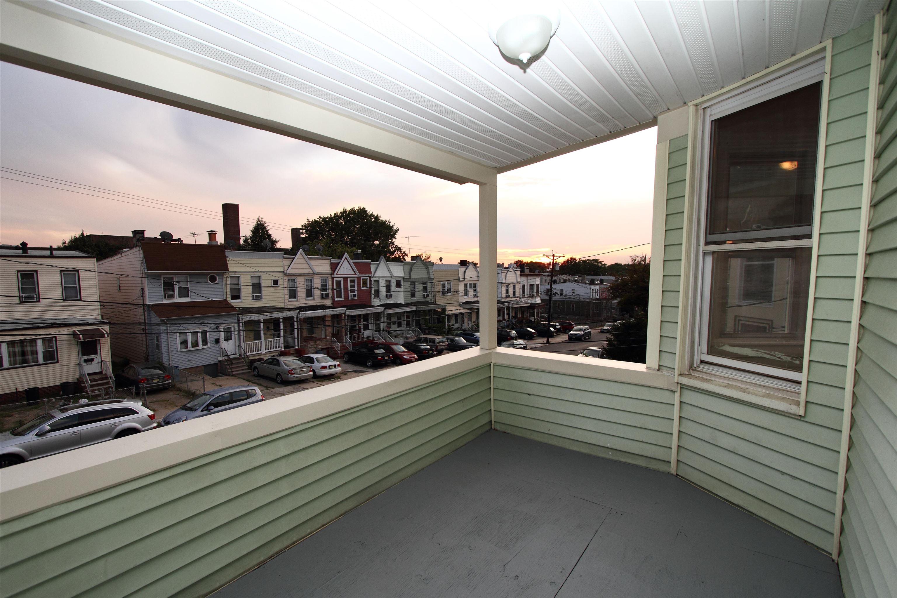 76 BOYD AVE