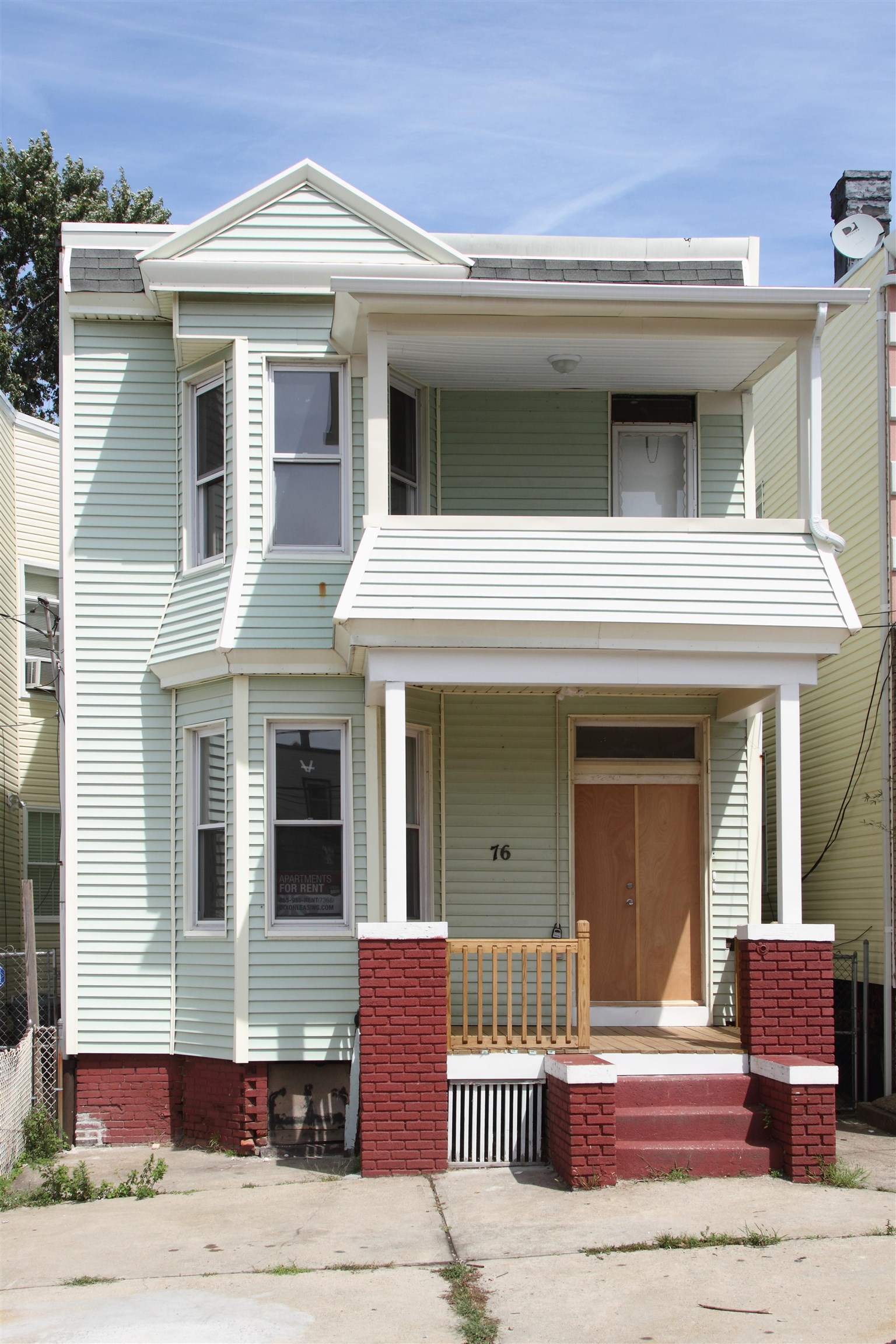 76 BOYD AVE