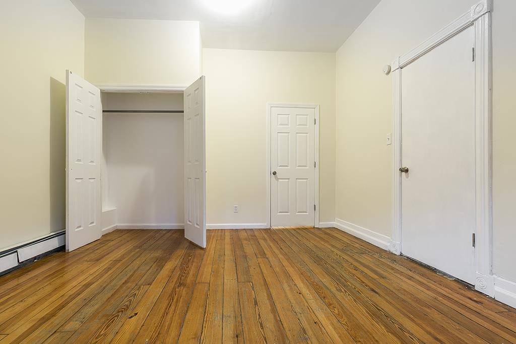 76 BOYD AVE