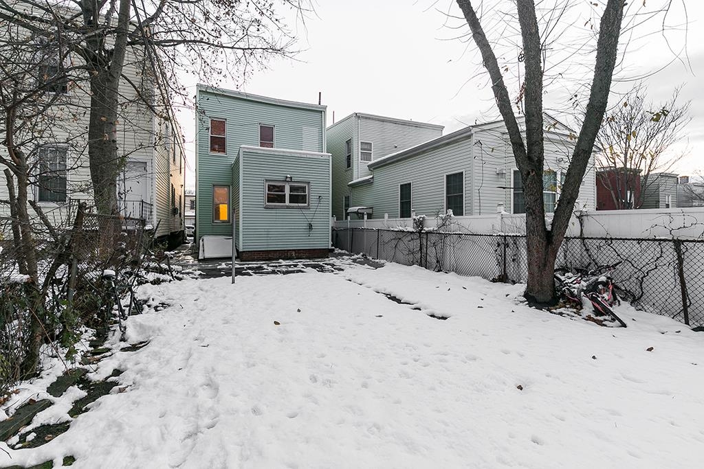 76 BOYD AVE