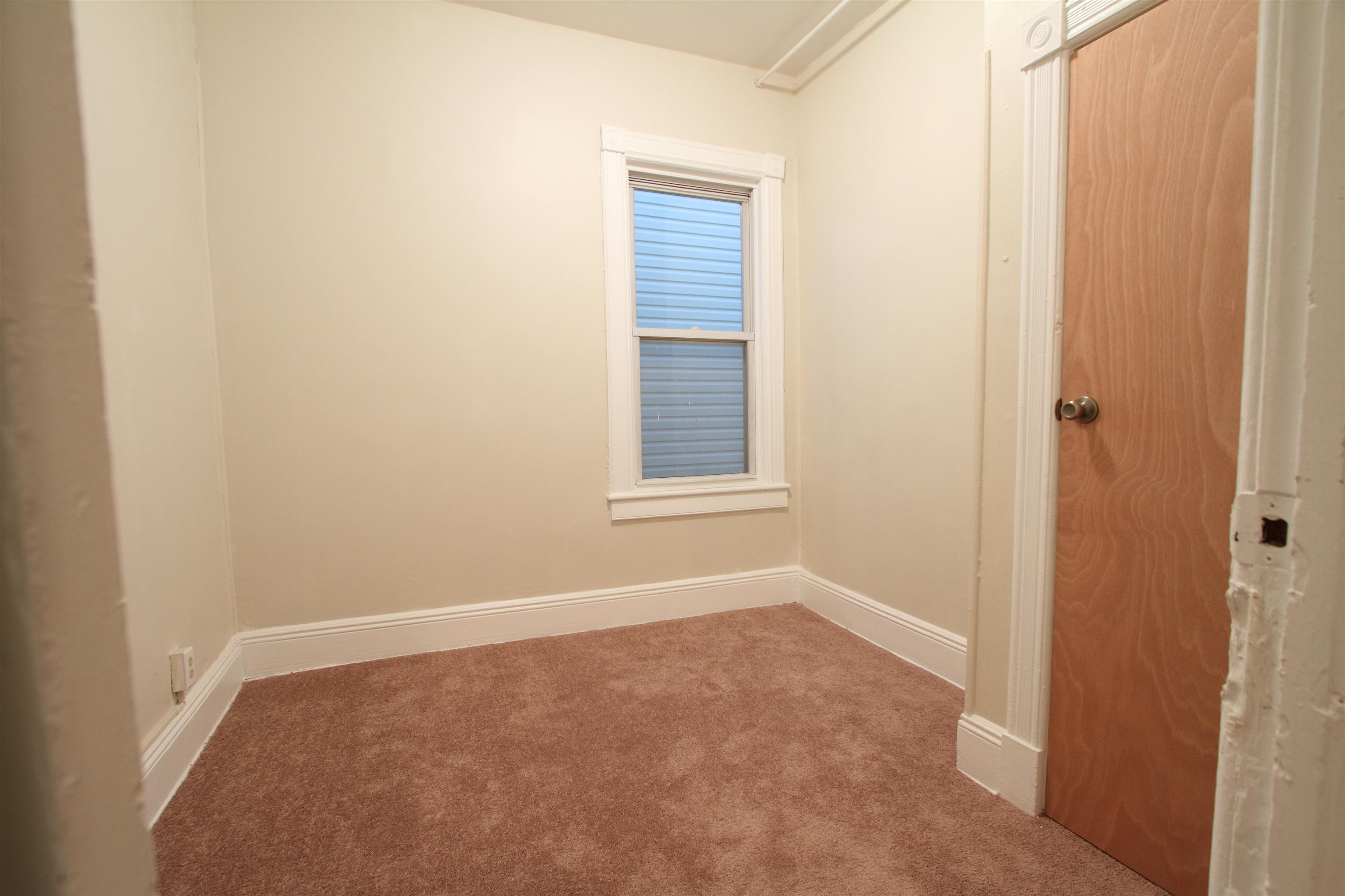 76 BOYD AVE
