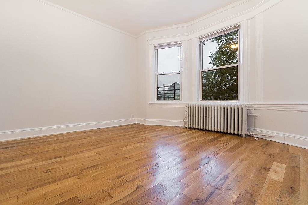 80 WARNER AVE