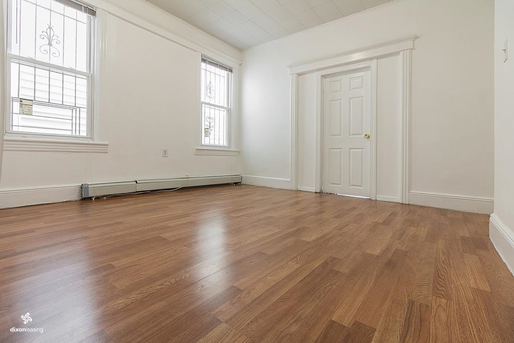 80 WARNER AVE