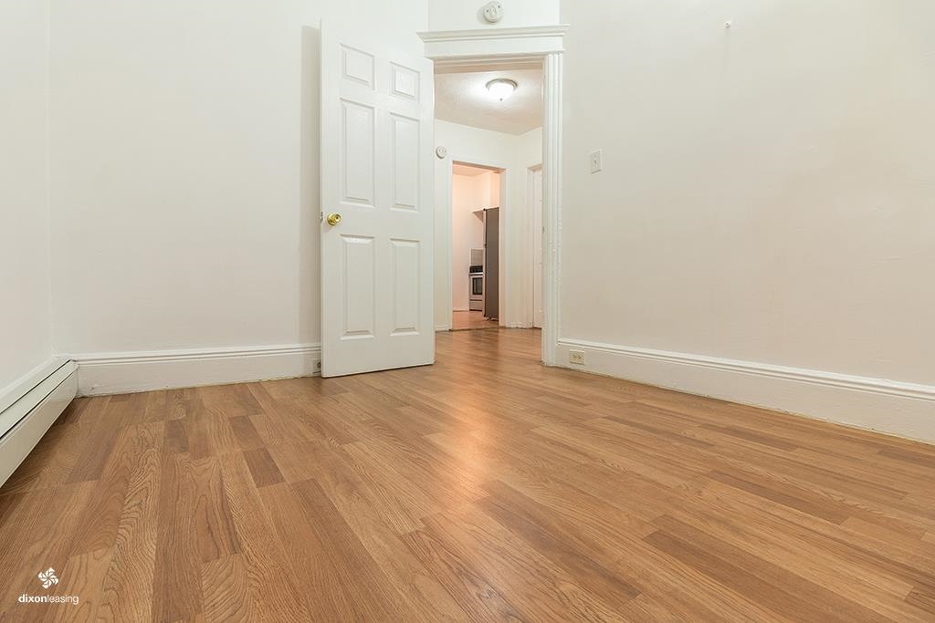80 WARNER AVE