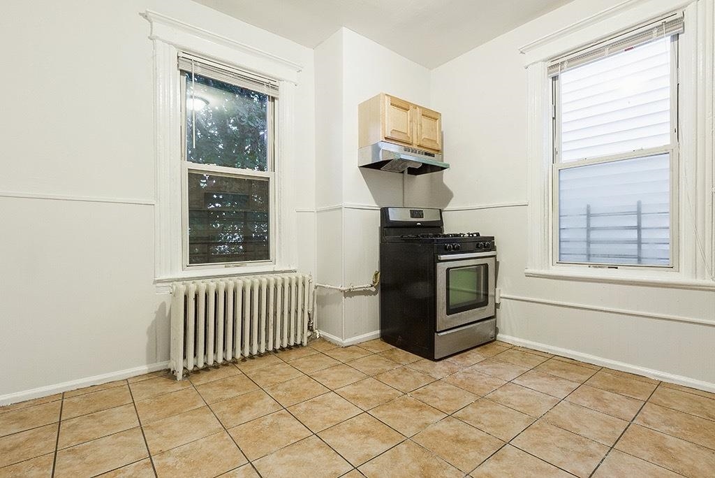80 WARNER AVE