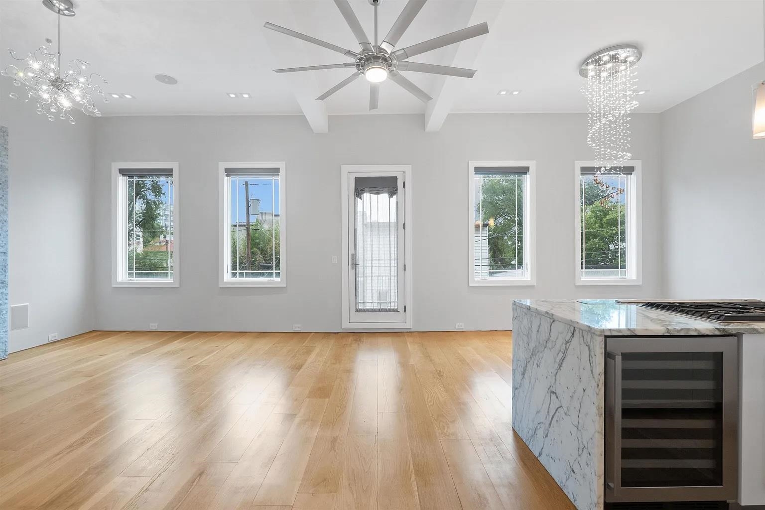 14 WEST 19TH ST Unit: 3