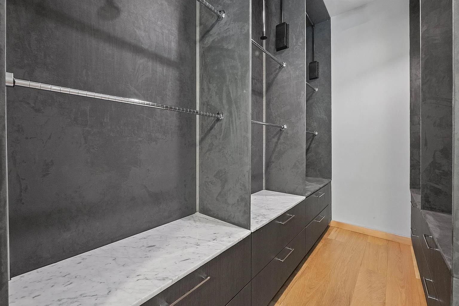 14 WEST 19TH ST Unit: 3
