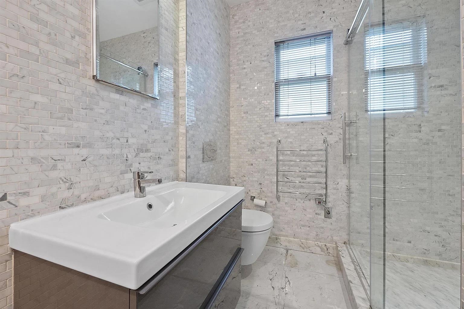 14 WEST 19TH ST Unit: 3