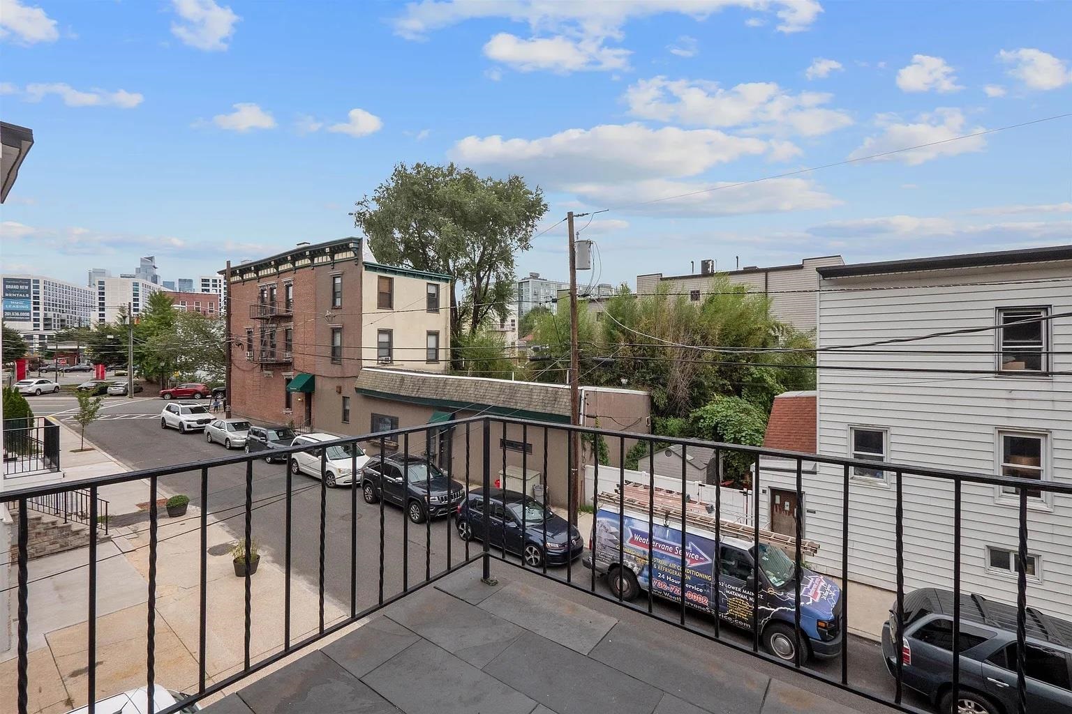 14 WEST 19TH ST Unit: 3