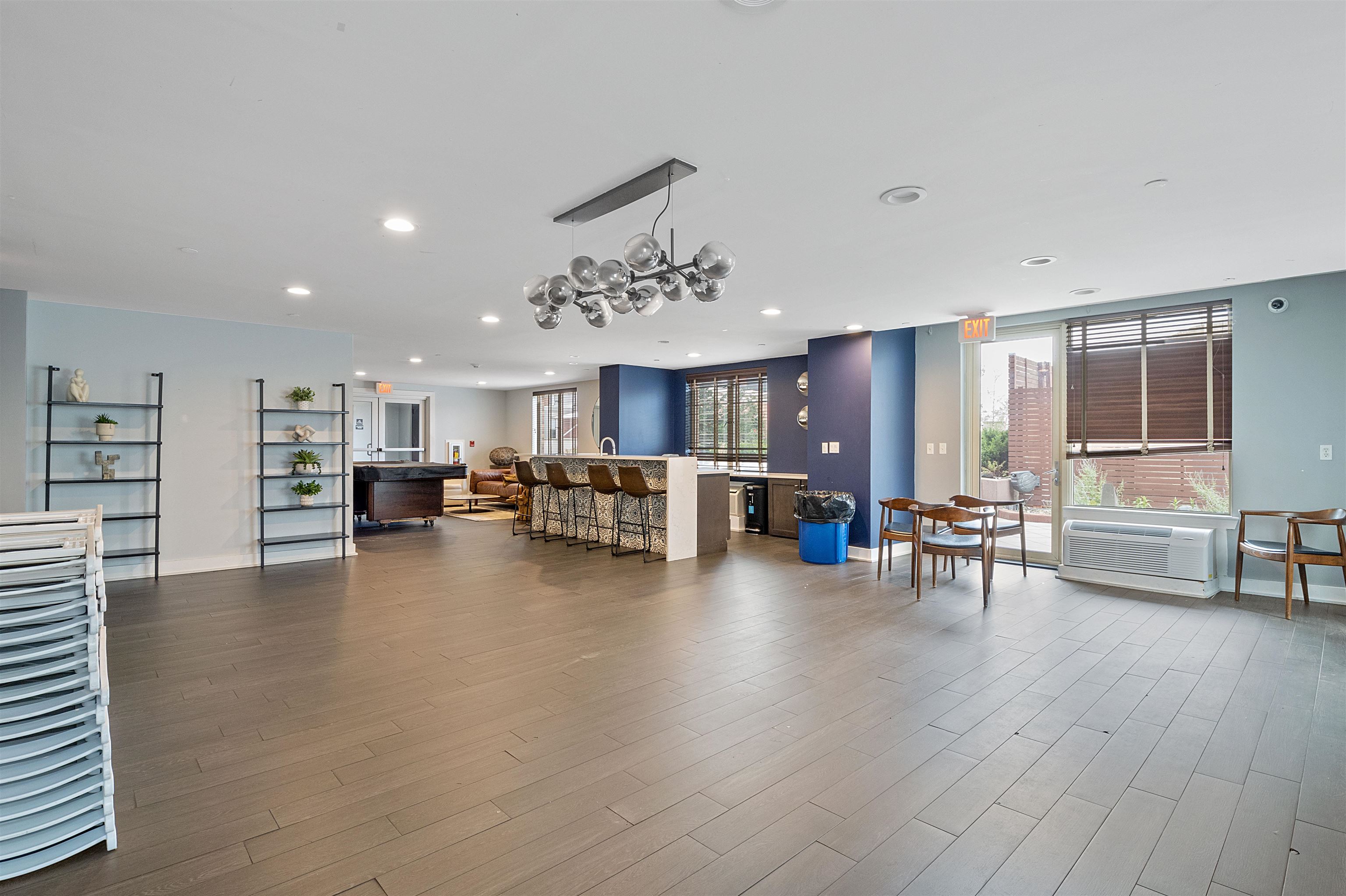 3312 HUDSON AVE Unit: 11E