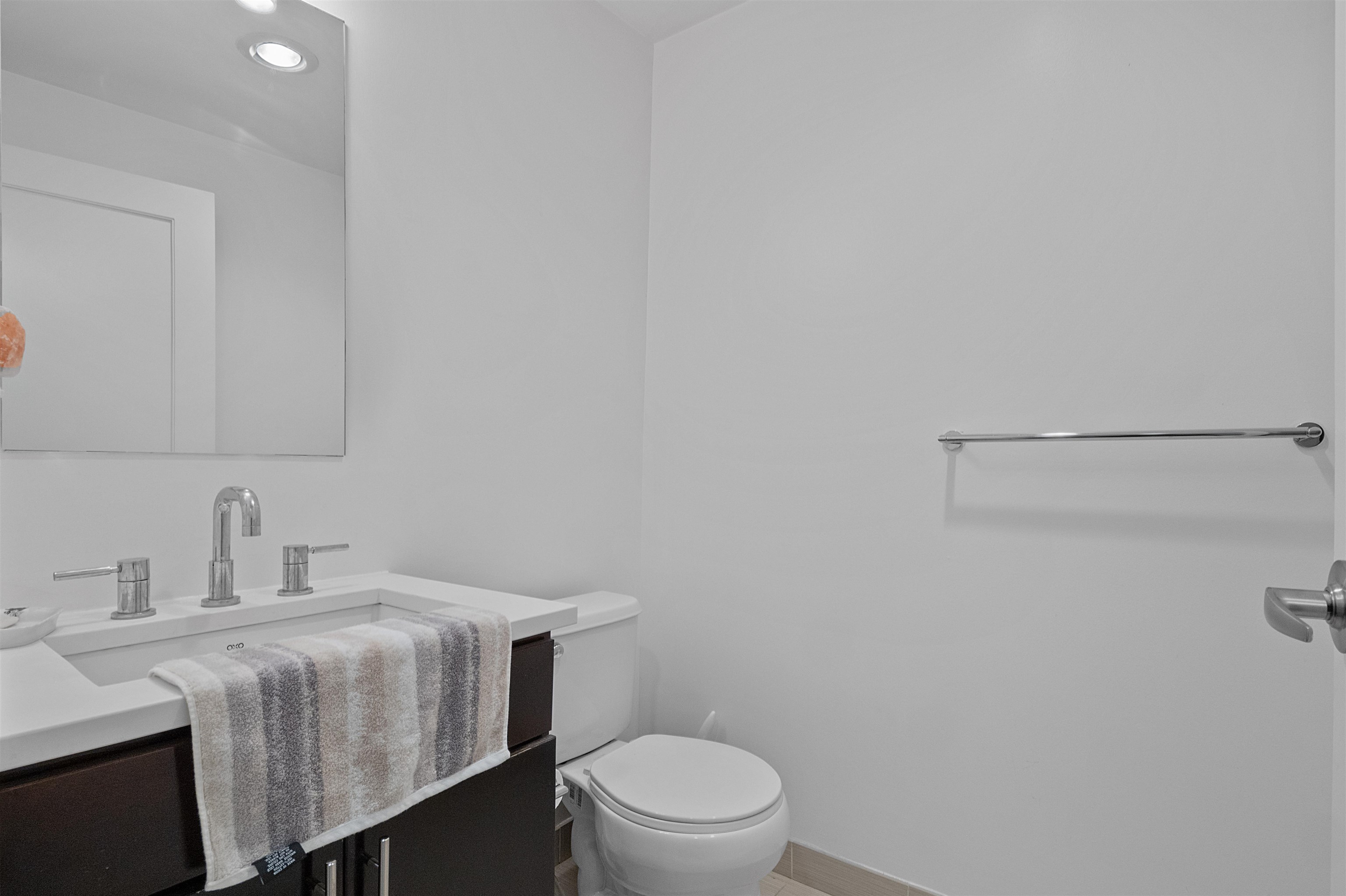3312 HUDSON AVE Unit: 11E