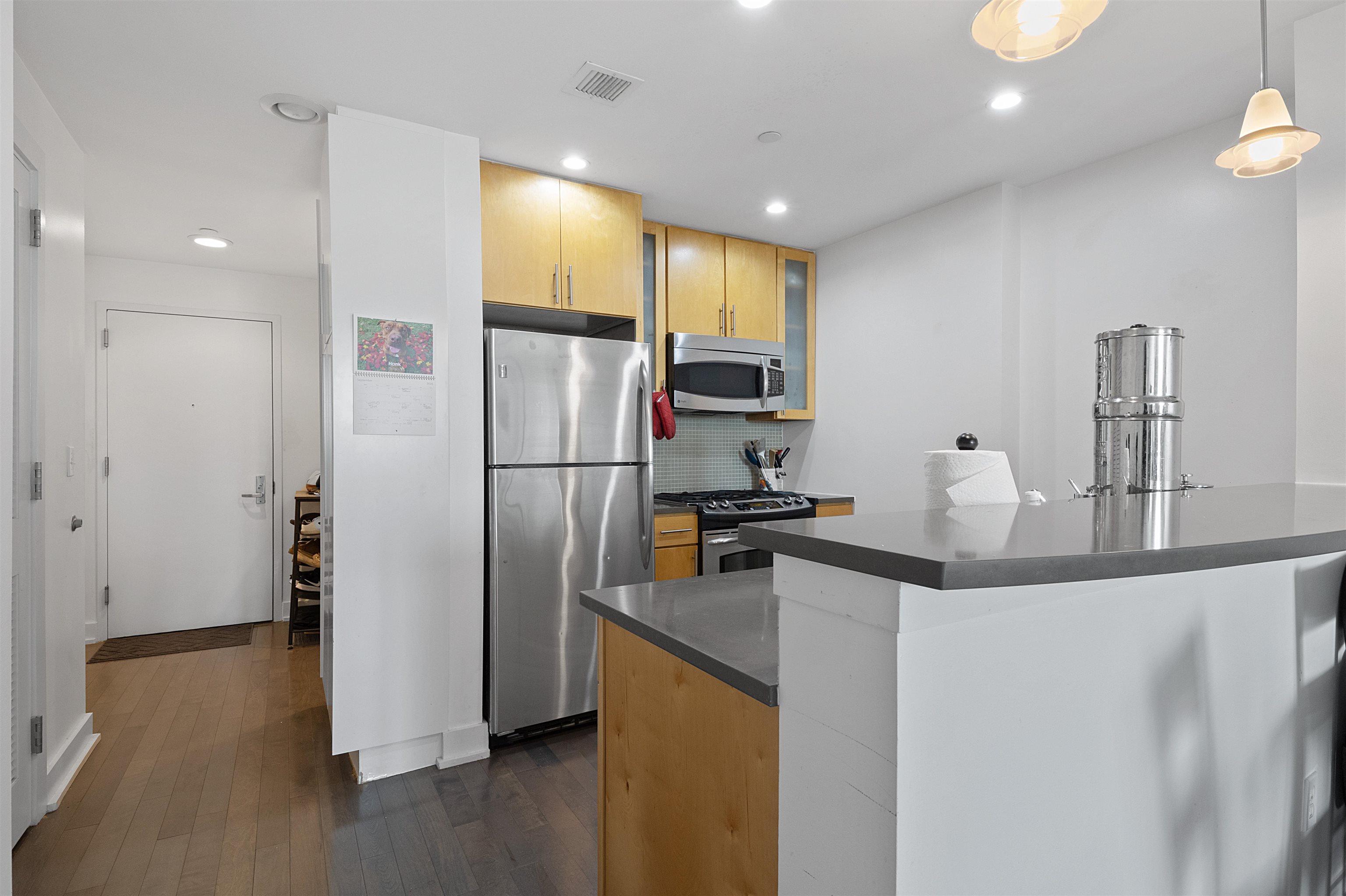 3312 HUDSON AVE Unit: 11E