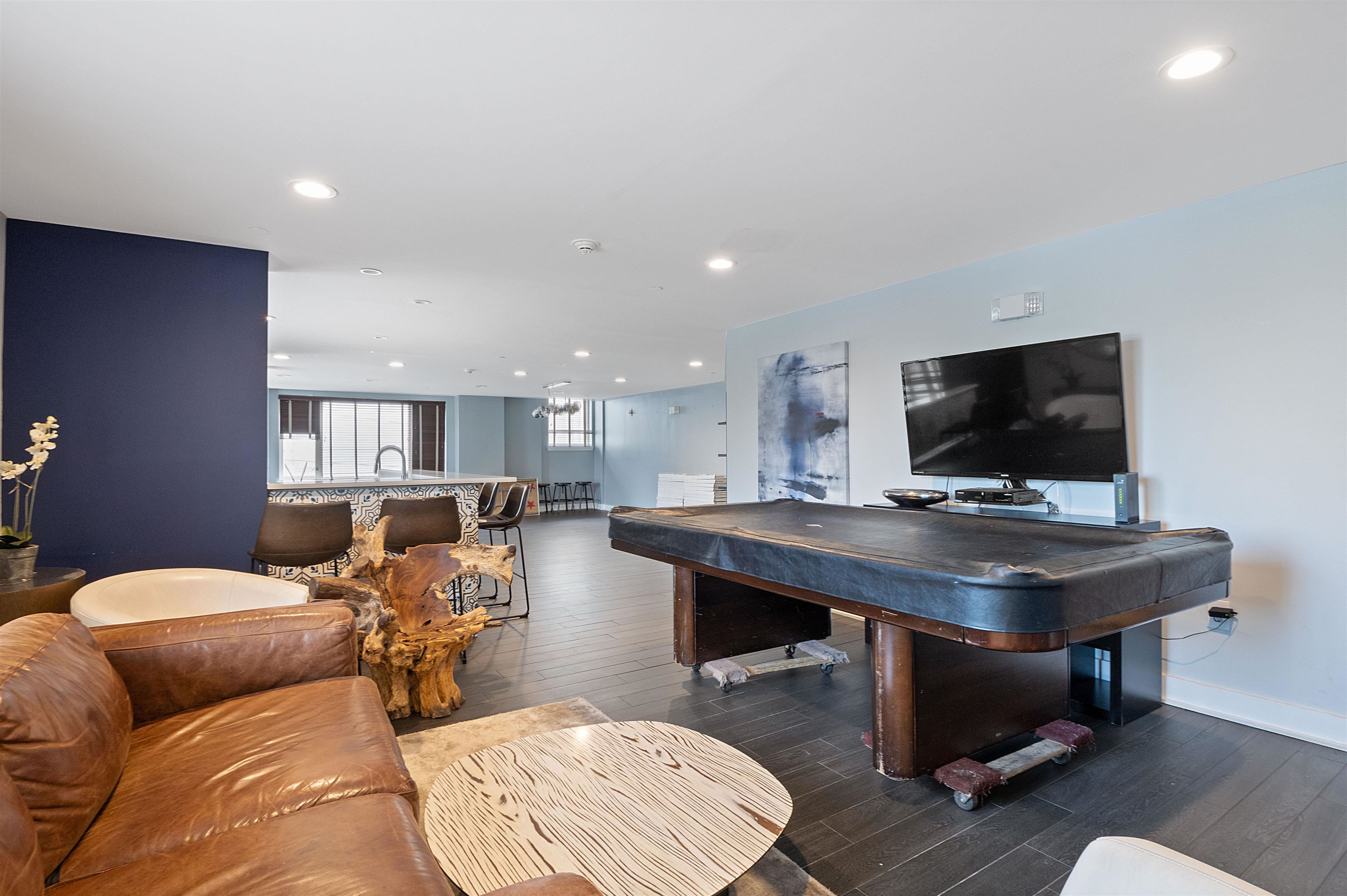 3312 HUDSON AVE Unit: 11E