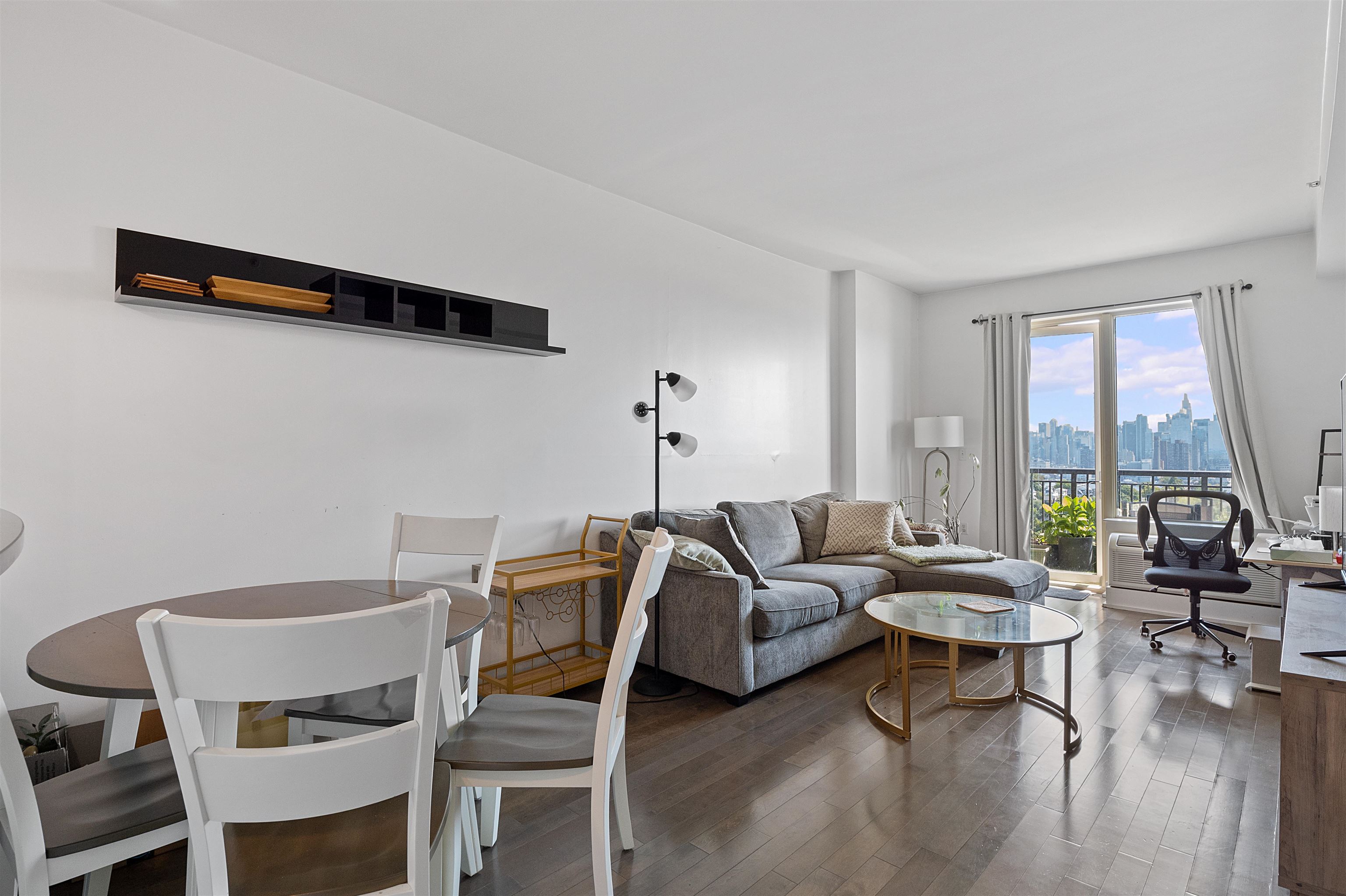 3312 HUDSON AVE Unit: 11E