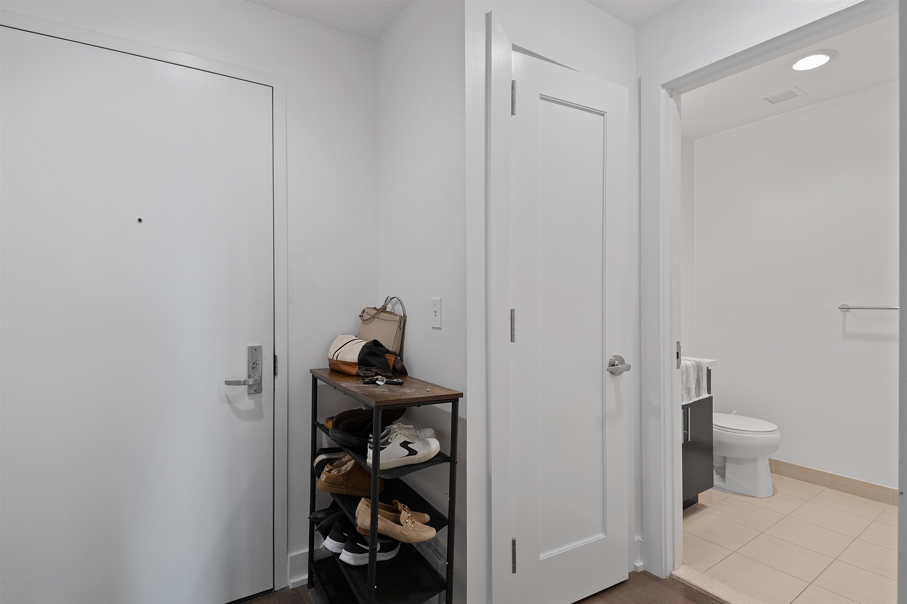3312 HUDSON AVE Unit: 11E