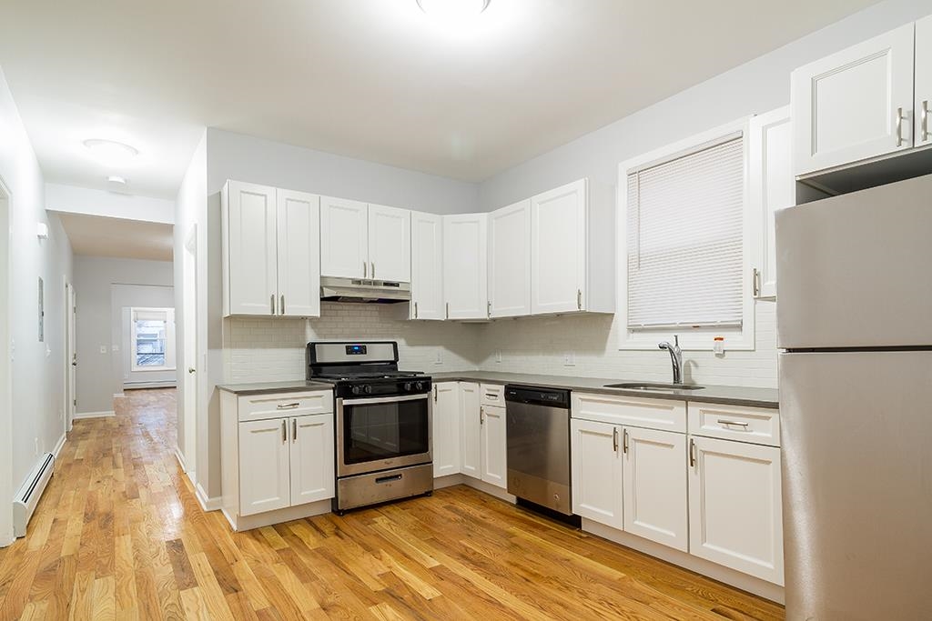 126 WEST 16TH ST